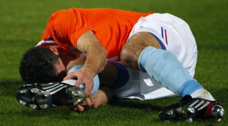 Van Persie injured.jpg